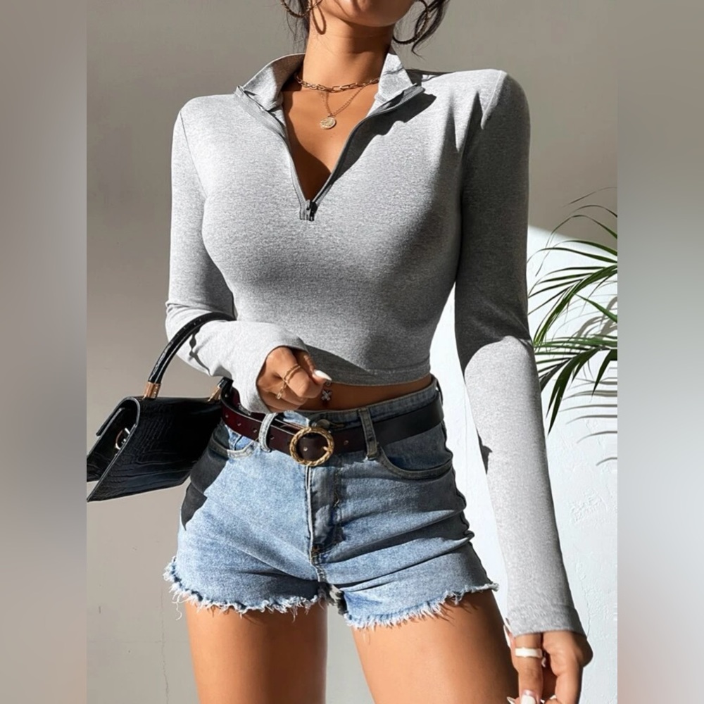 SHEIN Gray Quarter Zip Long Sleeve Crop Top Women’s XS NWOT.